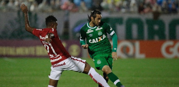 Jogador passou pela Chape em 2015 - MÁRCIO CUNHA/MAFALDA PRESS/ESTADÃO CONTEÚDO