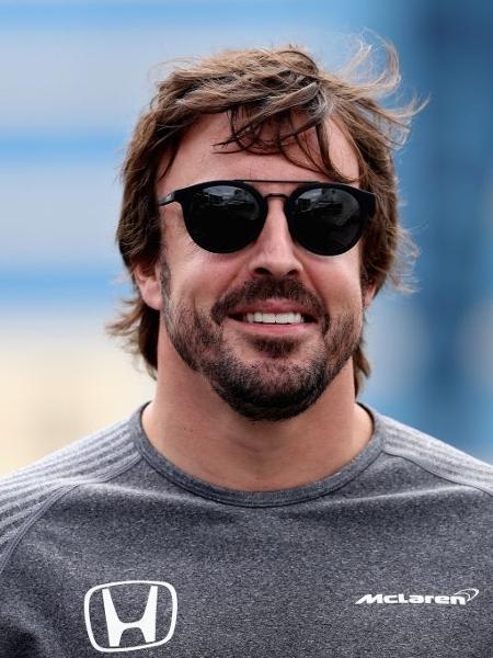 Fernando Alonso, da McLaren, no paddock de Baku, no Azerbaijão - Mark Thompson/Getty Images