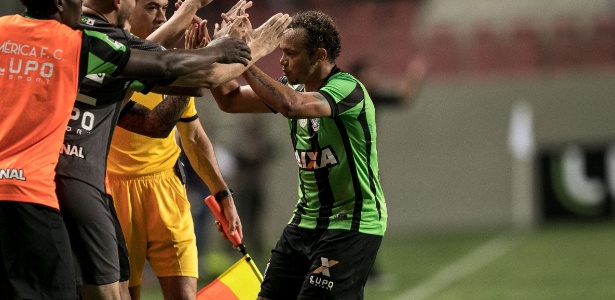 Carlinhos defendeu o América-MG no Campeonato Brasileiro desta temporada - Pedro Vale/AGIF