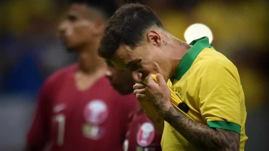 Philippe Coutinho durante o jogo da seleção brasileira contra o Qatar - Andre Borges/AGIF