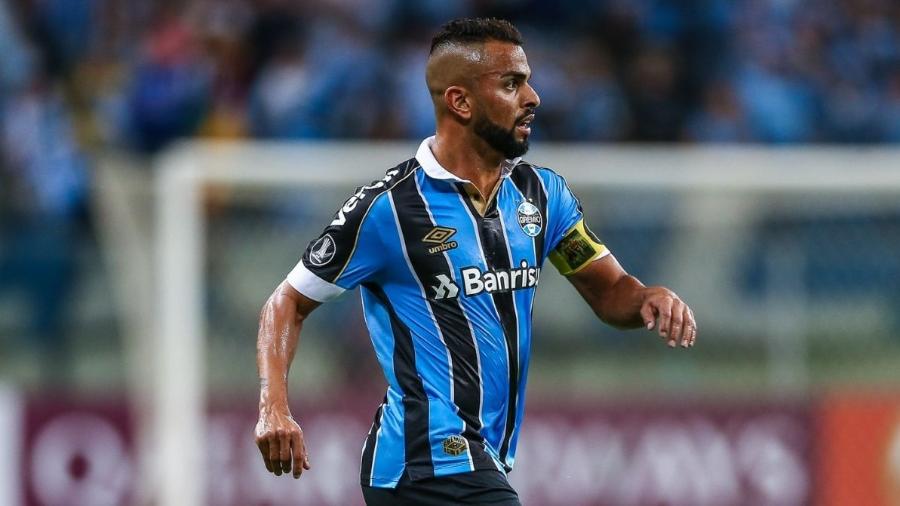 Maicon, meio-campista do Grêmio, deve voltar ao time titular contra o Santos na Vila - Divulgação/Site oficial do Grêmio