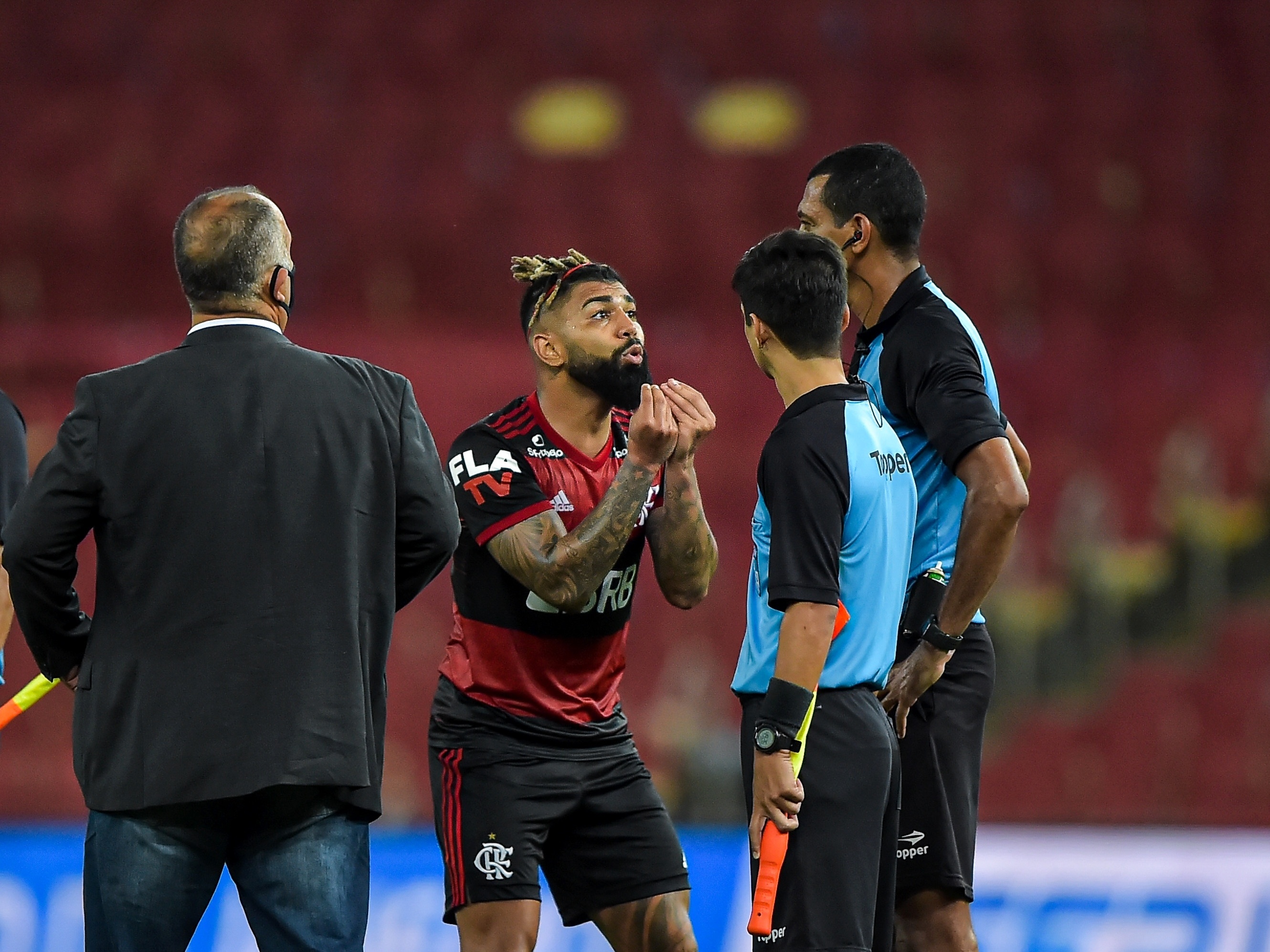 Flamengo x Fluminense: Juiz relata pressão de Braz e ameaça de volante