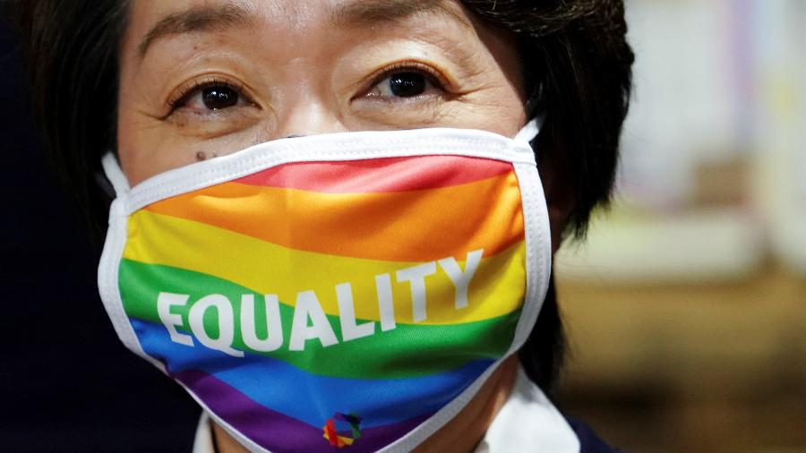 Seiko Hashimoto, presidente do Comitê Organizador dos Jogos de Tóquio 2020, com máscara em referência à igualdade - REUTERS ORG XMIT: GDN