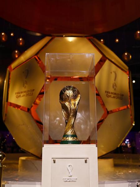 A taça da Copa do Mundo em cerimônia em Doha, no Qatar - Divulgação/Fifa