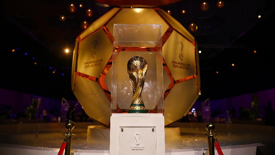 A taça da Copa do Mundo em cerimônia em Doha, no Qatar - Divulgação/Fifa