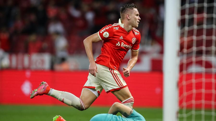 Alexandre Alemão marcou um dos gols do time gaúcho no estádio Beira-Rio - Pedro H. Tesch/AGIF