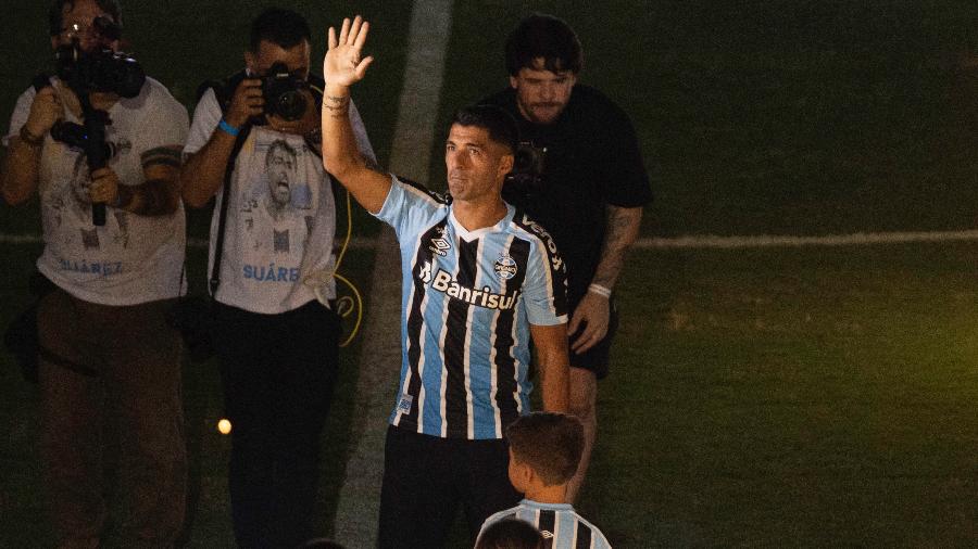 Luis Suárez é apresentado na Arena do Grêmio - RAUL PEREIRA/FOTOARENA/ESTADÃO CONTEÚDO