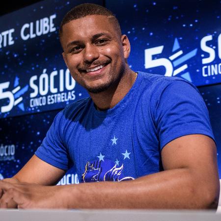 Goleiro reserva do Cruzeiro, Anderson se casou na segunda-feira (25)