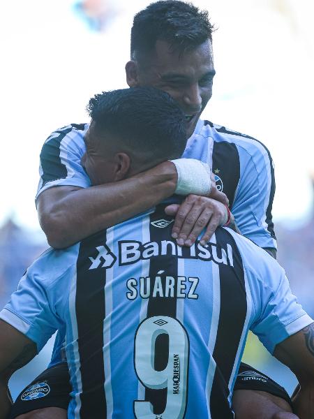 Jogadores do Grêmio comemoram gol sobre o Avenida no Campeonato Gaúcho - Maxi Franzoi/AGIF