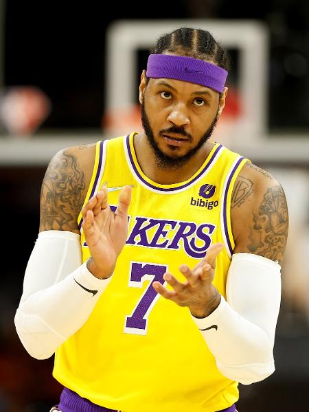 Carmelo Anthony com a camisa do Los Angeles Lakers, último clube que defendeu. - Christian Petersen/Getty Images