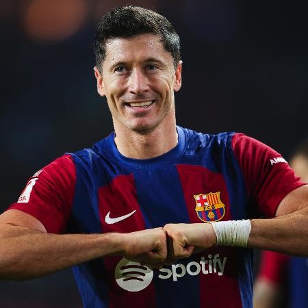 Robert Lewandowski, do Barcelona, comemora mais um gol pelo Campeonato Espanhol - Eric Alonso/Getty Images