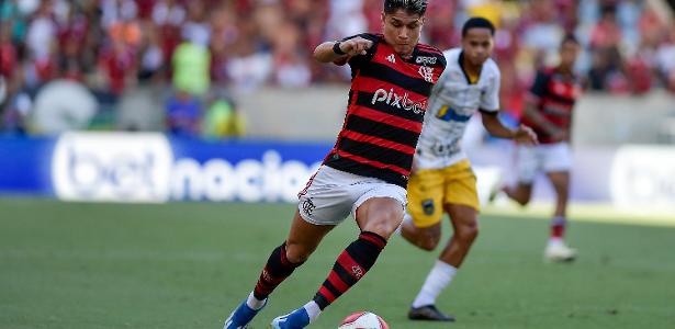 Luiz Araújo brilha na vitória do Flamengo no Carioca: confira as avaliações.