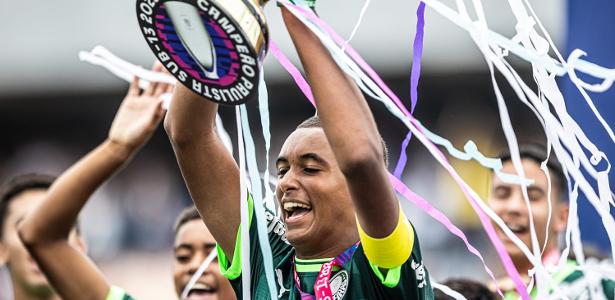 Palmeiras firma contrato com irmão de Naves, promessa da base alviverde