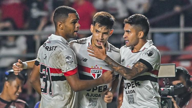 Bobadilla balançou as redes em São Paulo x Fluminense, jogo do Campeonato Brasileiro 