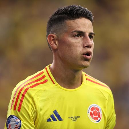 James Rodríguez em ação com a camisa da Colômbia na Copa América