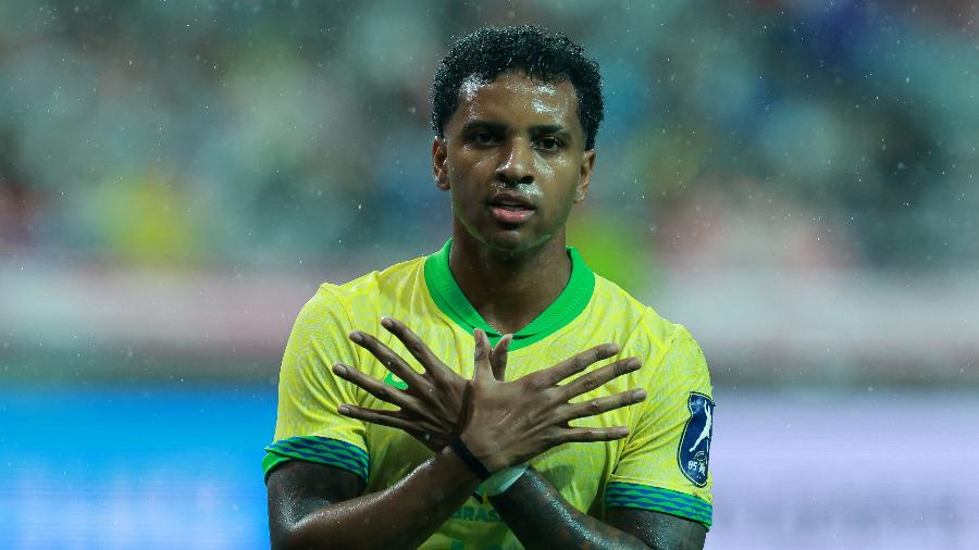 Rodrygo celebra gol do Brasil sobre a Coreia do Sul em amistoso disputado em Seul