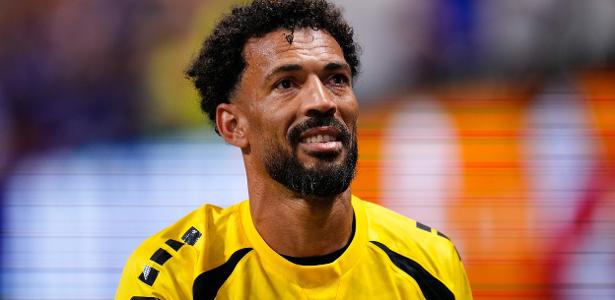 De 50 mil a 12 milhões: goleiro de Cabo Verde vira fenômeno