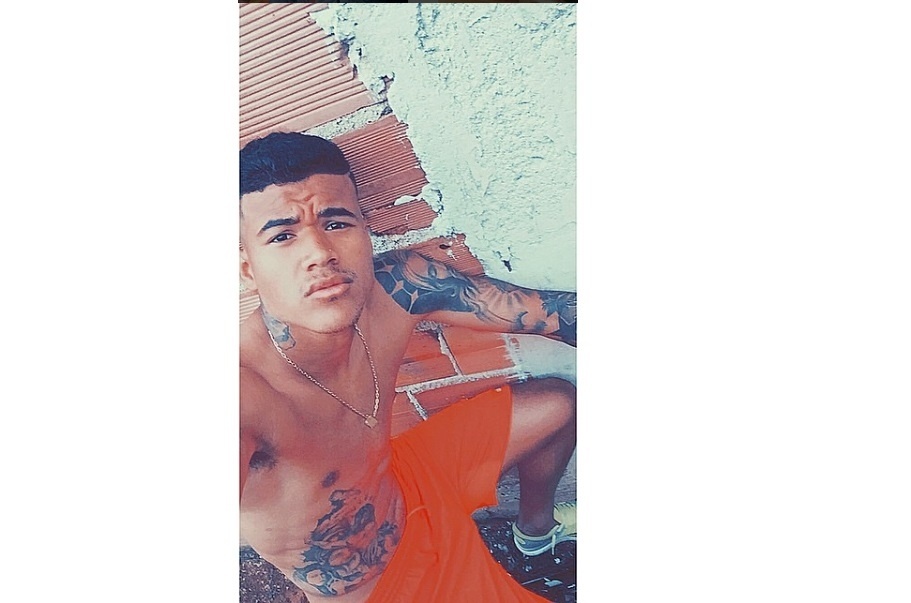 Estilo puro! Com tatuagens e roupas exóticas, ex-Flu causa na internet - Reprodução/Instagram