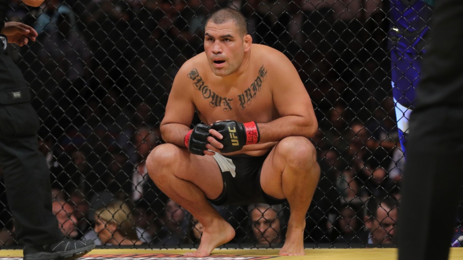 Cain Velasquez é ex-campeão peso-pesado do UFC - Rey Del Rio/Getty Images