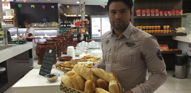 Héverton, ex-Lusa, abriu uma padaria no bairro da Mooca - Luiza Oliveira/UOL