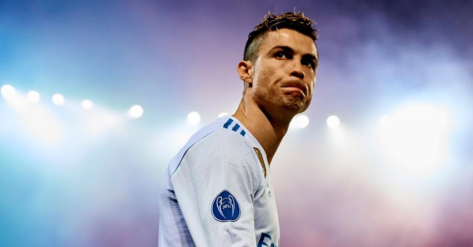 Cristiano Ronaldo comemora gol do Real Madrid contra o PSG pela Liga dos Campeões