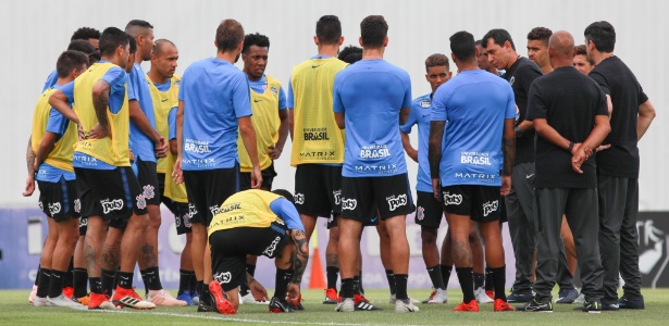 Fábio Carille comandou o primeiro treino corintiano na temporada de 2019 - RICARDO MOREIRA/FOTOARENA/ESTADÃO CONTEÚDO