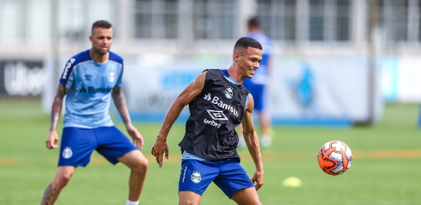 Promessa da base garante vitória do Grêmio em jogo-treino