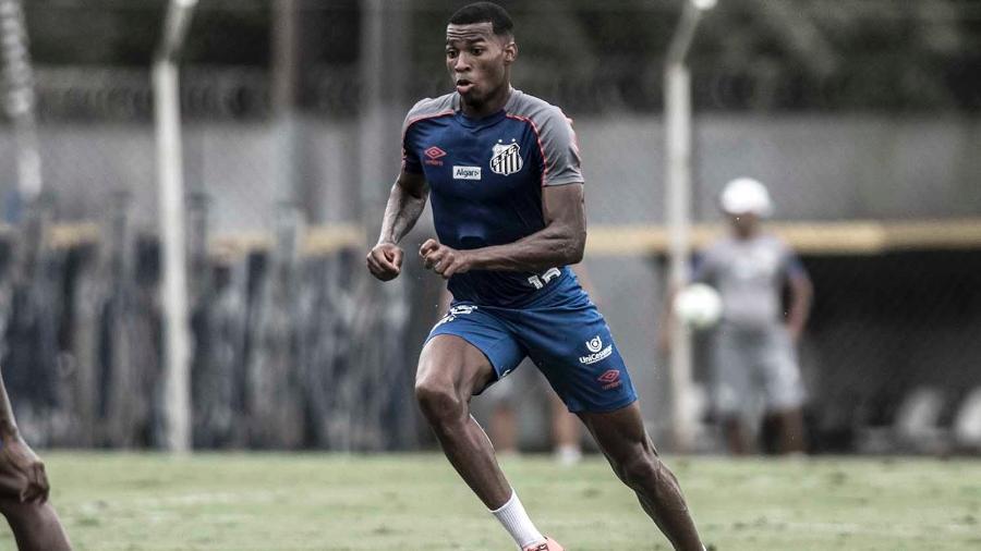 Jean Lucas, do Santos, treina no CT Rei Pelé - Ivan Storti/Santos FC