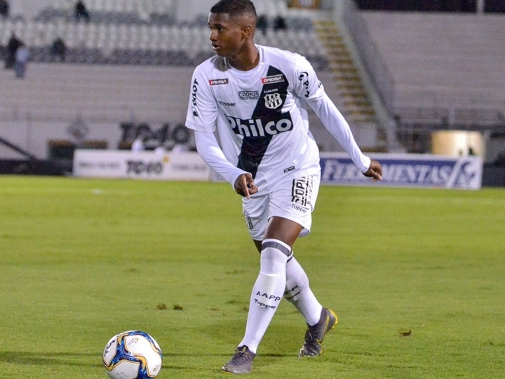 Abner Santos - Na vida, entre partidas e chegadas, há sempre as  permanências. É por elas que vivo.