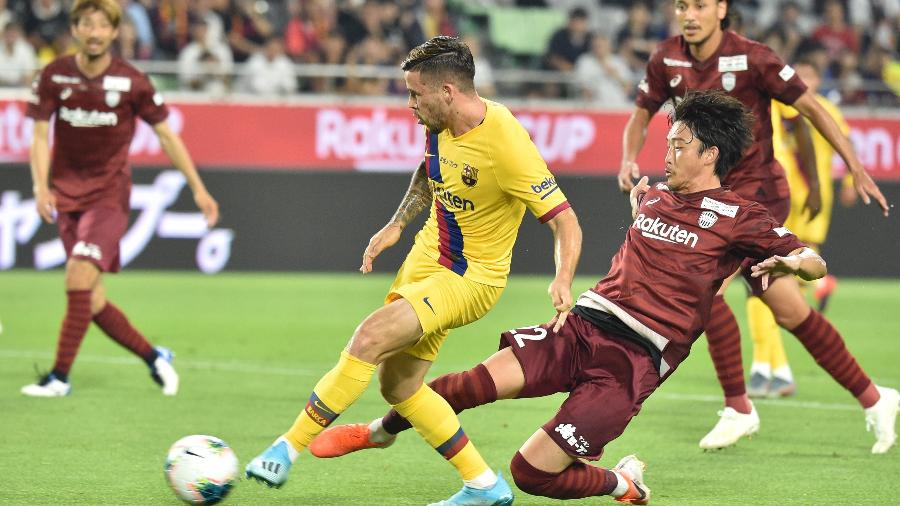 Carles Perez marca para o Barcelona - Kazuhiro Nogi/AFP