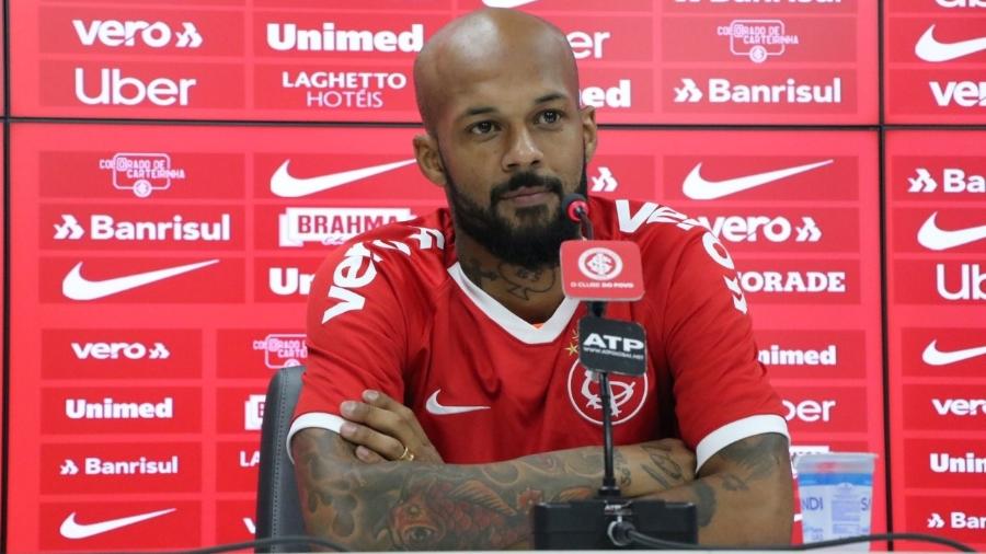 Bruno Silva concede entrevista no Internacional. Jogador estreia contra o Fortaleza - Ricardo Duarte/SC Internacional