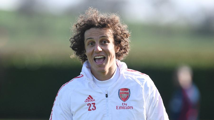 O zagueiro David Luiz negocia renovação de contrato com o Arsenal, mas falhou no último jogo - Stuart MacFarlane/Arsenal FC via Getty Images