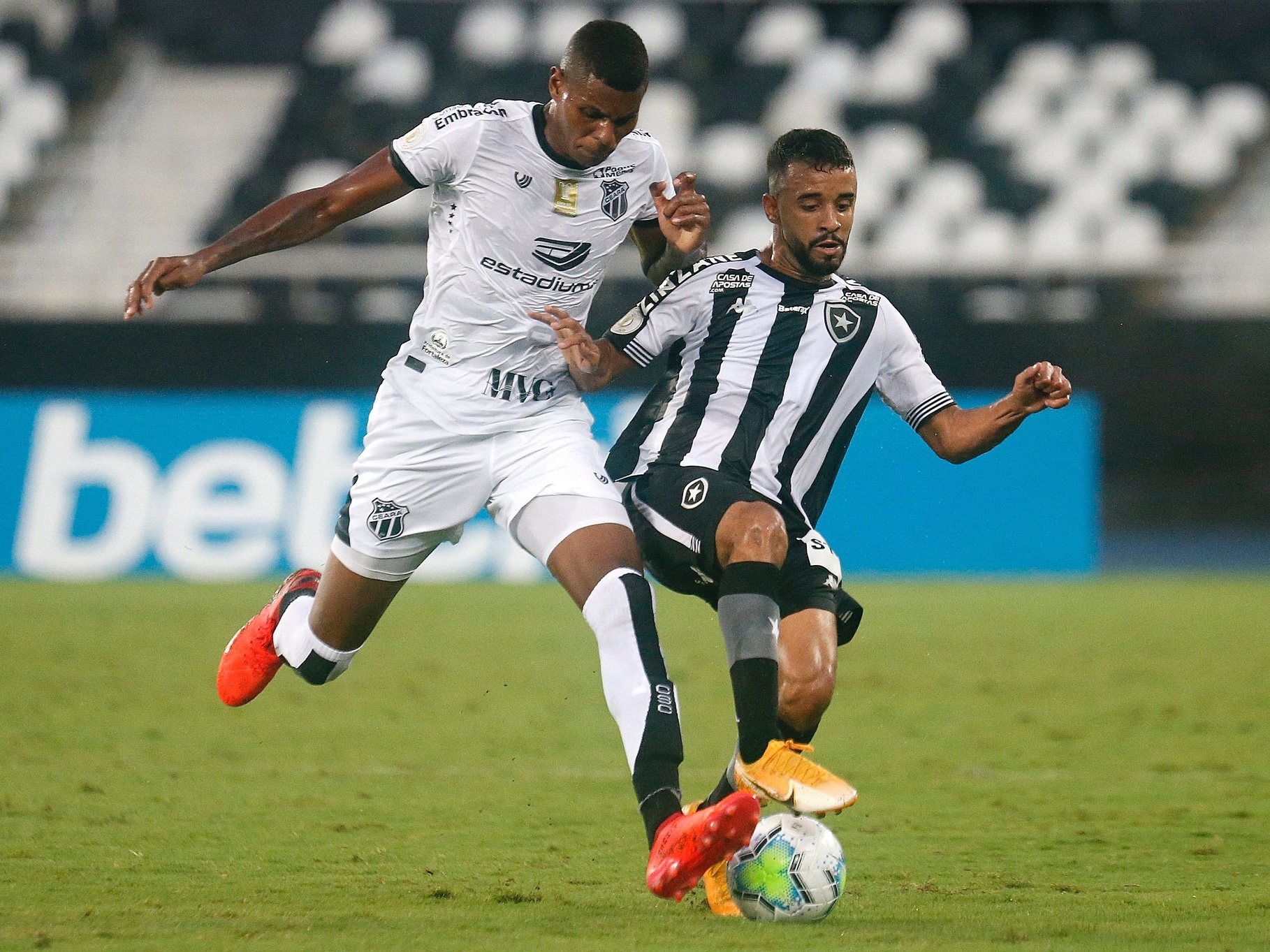 Ceará empata com Botafogo no Nilton Santos e chega ao 4º jogo sem vitória  na temporada - Jogada - Diário do Nordeste