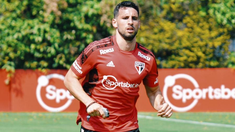 Calleri treinando no CT do São Paulo - Fellipe Lucena / saopaulofc