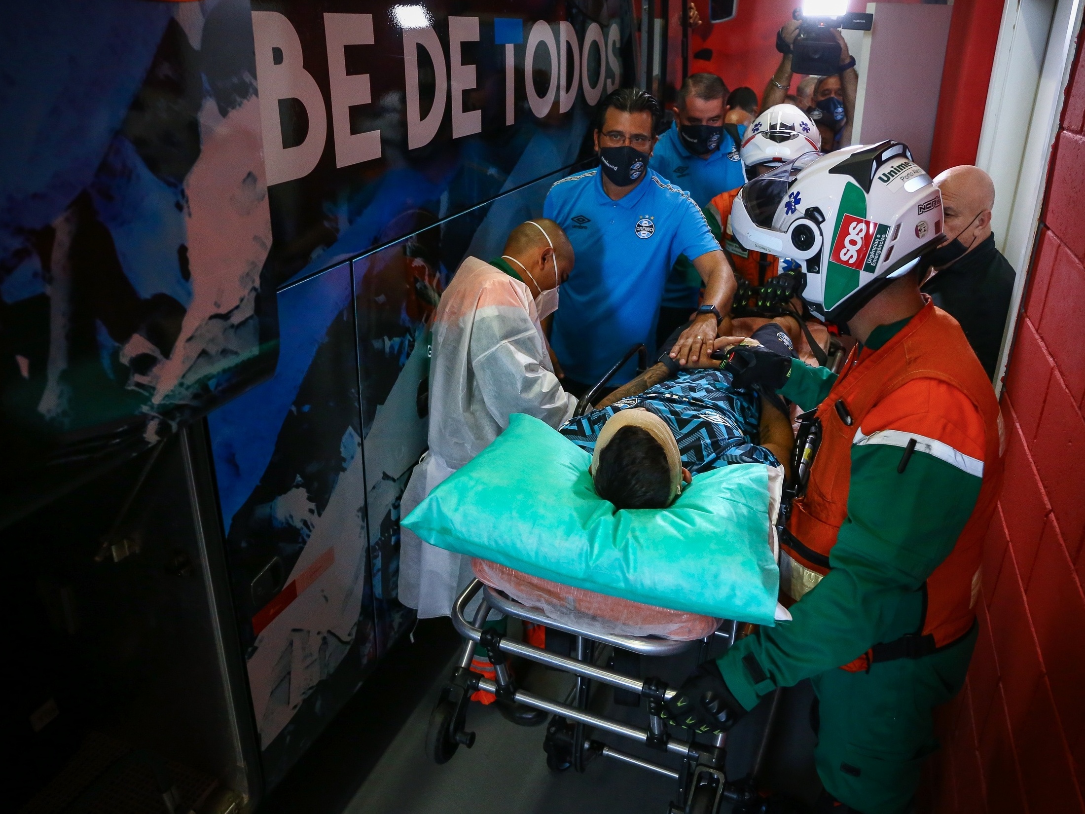 Bomba explode no gramado durante jogo da Liga dos Campeões da Ásia