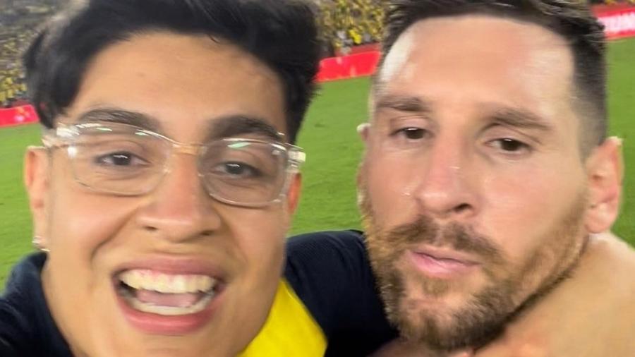 Torcedor equatoriano invade gramado em jogo das Eliminatórias e irrita Messi - Reprodução/Instagram