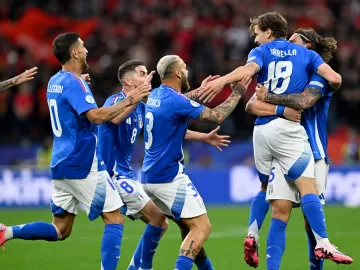 Itália leva susto com gol histórico, mas vira jogo e vence Albânia na Euro