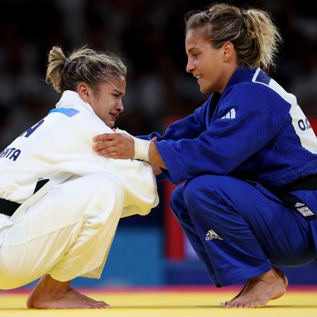 Larissa Pimenta se emociona após vencer a italiana Odette Giuffrida e conquistar a medalha de bronze no judô nas Olimpíadas de Paris 2024