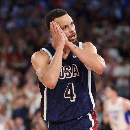 Stephen Curry, dos EUA, comemora durante a final do basquete masculino nas Olimpíadas