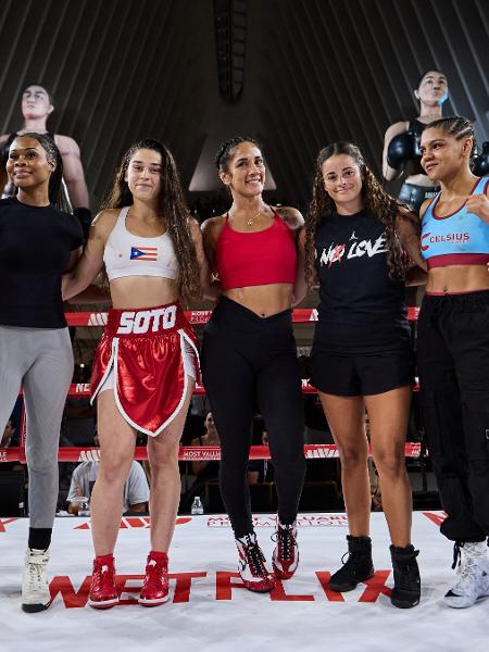 Amanda Serrano posa com promessas do boxe em treino aberto em Nova York Amanda Serrano posa com promessas do boxe em treino aberto em Nova York