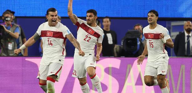Turquia vence EUA com gol no fim em jogão que 'não valia nada' na Copa