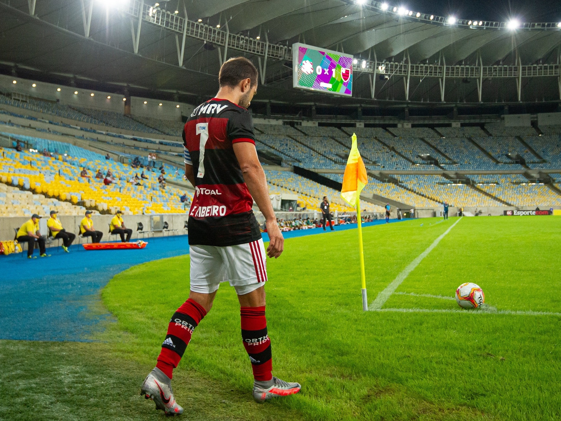 Flamengo transmite jogo no  com 2 milhões simultâneos e