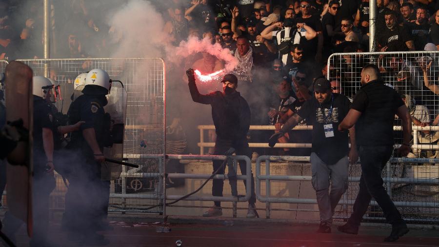 Confusão em Panathinaikos x PAOK  - Alkis Konstantinidis/Reuters