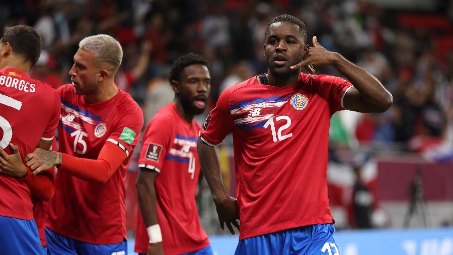 Joel Campbell, da Costa Rica, comemora gol marcado diante da Nova Zelândia, pela repescagem da Copa do Mundo de 2022 - Matthew Ashton/Getty