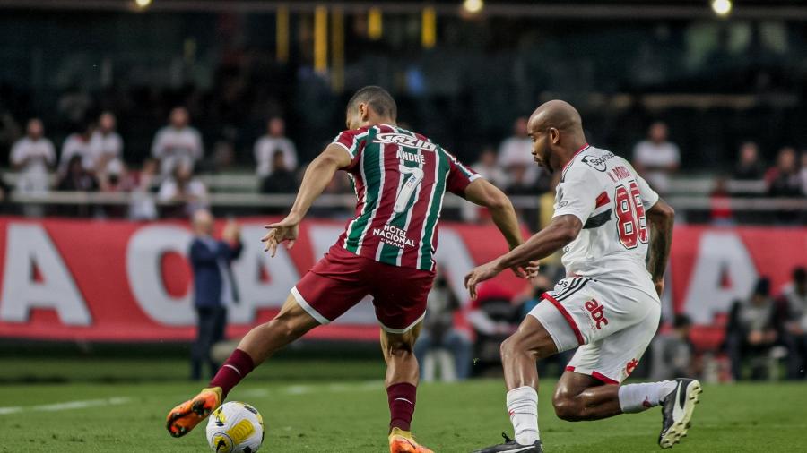 André e Patrick em ação durante jogo entre São Paulo e Fluminense, pelo Brasileirão; 2 a 2 foi ruim para os dois - Guilherme Drovas/AGIF