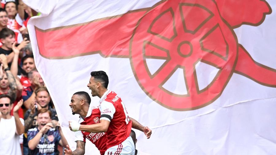 Gabriel Jesus e Gabriel Martinelli comemoram gol do Arsenal contra o Sevilla - Justin Tallis/AFP