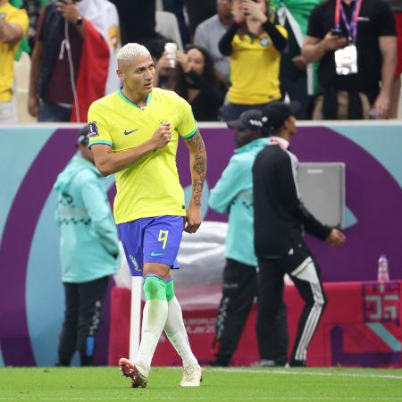 Richarlison, da seleção brasileira, comemora gol contra a Sérvia em estreia na Copa do Mundo do Qatar - Jean Catuffe/Getty Images