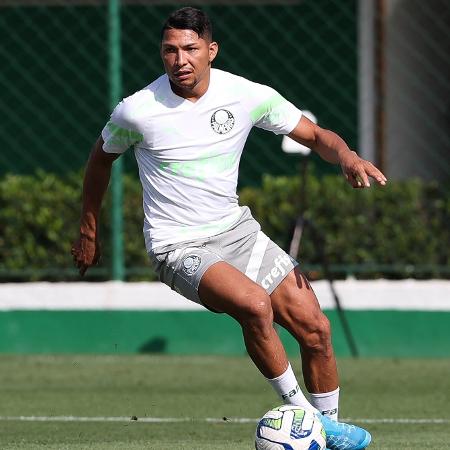 Rony em treino do Palmeiras antes de partida contra o Deportivo Pereira pela Libertadores