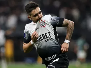 Coronado mostra erro de António e se destaca em nova função no Corinthians