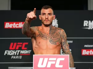 Guerreiro! Renato Moicano revela lesão sofrida semanas antes do UFC Paris